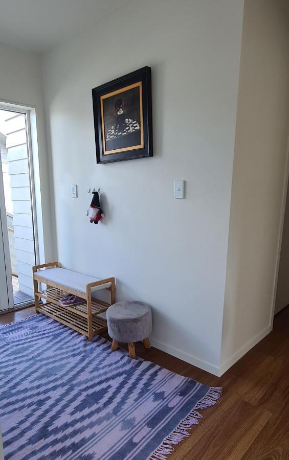 This Fabulous, Single-Level 3 Plus 1 Small Room With Folding Sofa Home Окленд Экстерьер фото