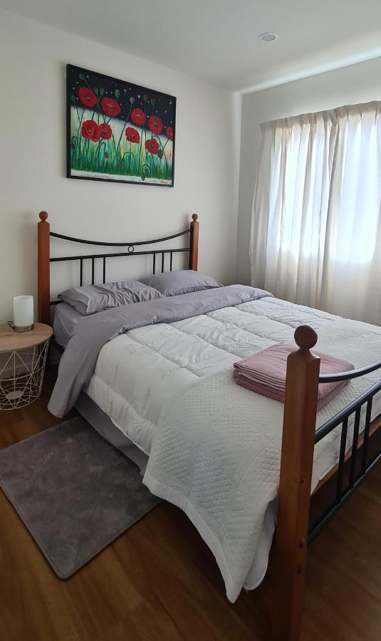 This Fabulous, Single-Level 3 Plus 1 Small Room With Folding Sofa Home Окленд Экстерьер фото